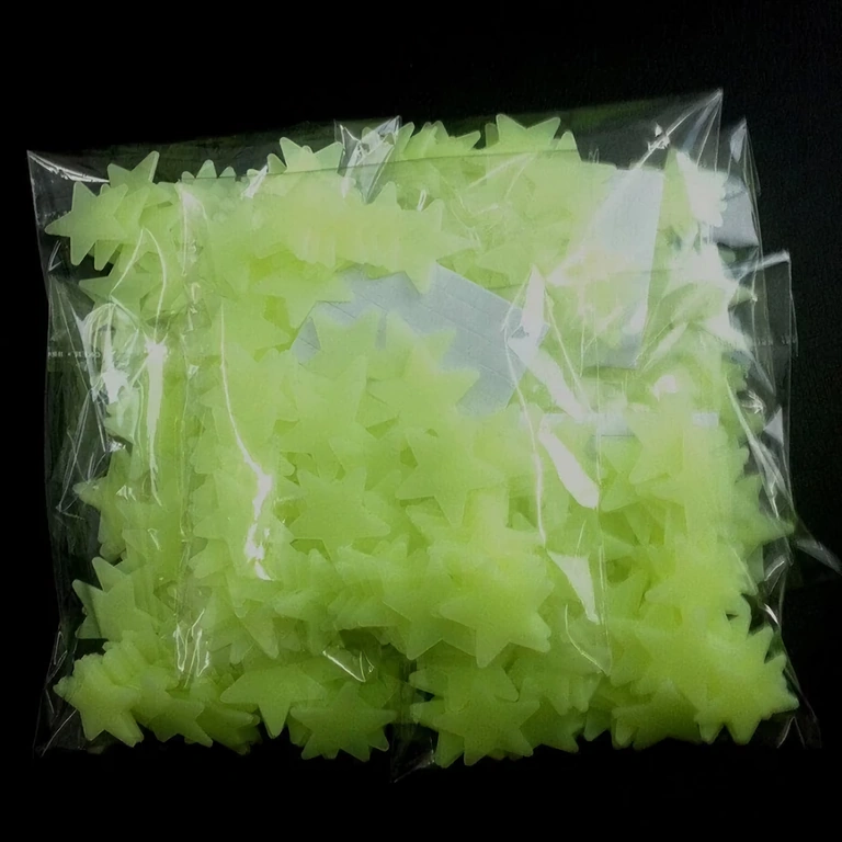 Barnrumsdekoration med självlysande stjärnor