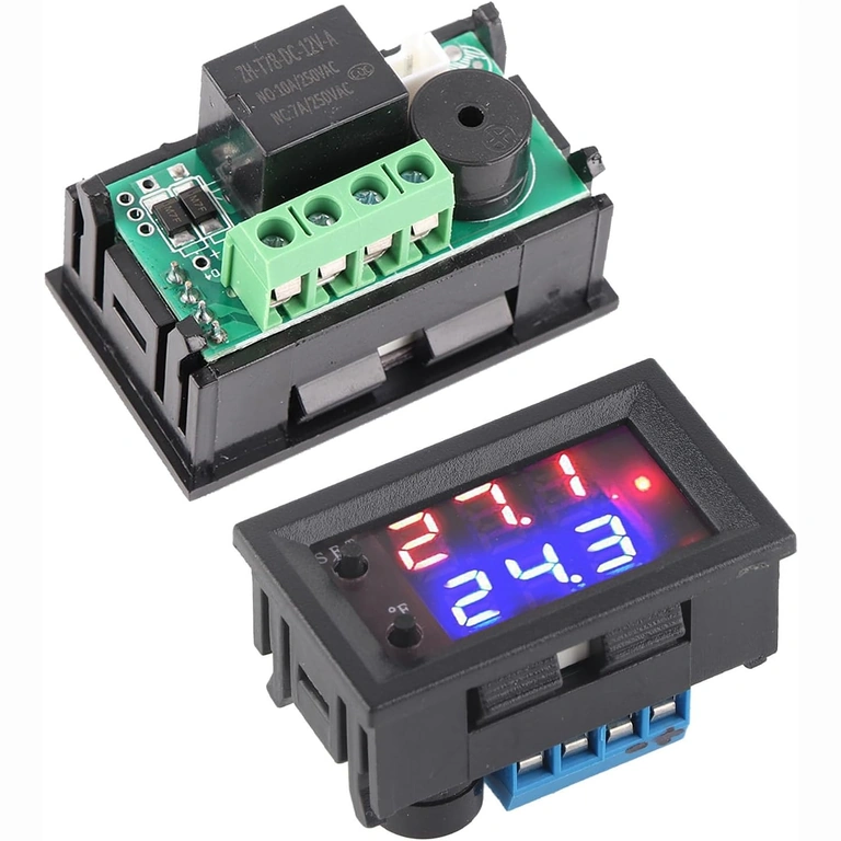 Framsida och baksida av digital termostat med display och terminaler