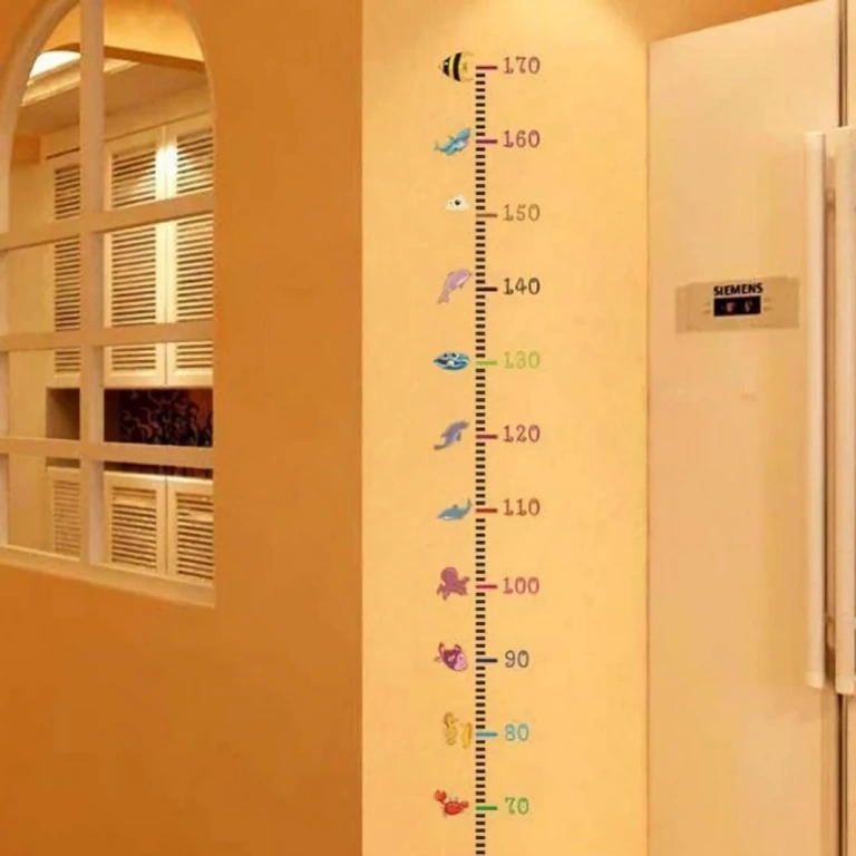 Färgglad väggmätare – perfekt för barnrumsdekoration