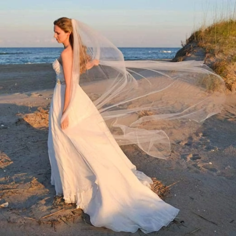 Brudslöja i fin tyll, 2 meter lång, minimalistisk stil