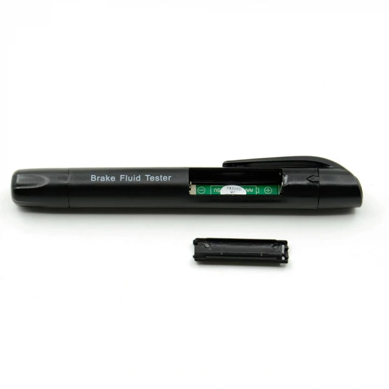 Professionell kontroll av bromsvätskans kvalitet DOT4