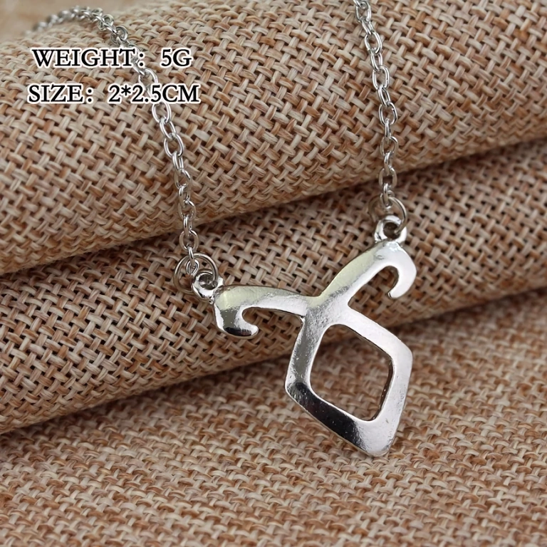 Silverfärgat fantasy-smycke inspirerat av Shadowhunters och City of Bones