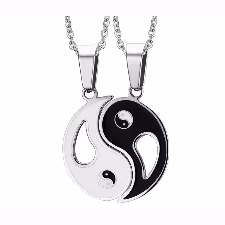 Yin och Yang halsband för par – två halvor, symbol för balans och kärlek