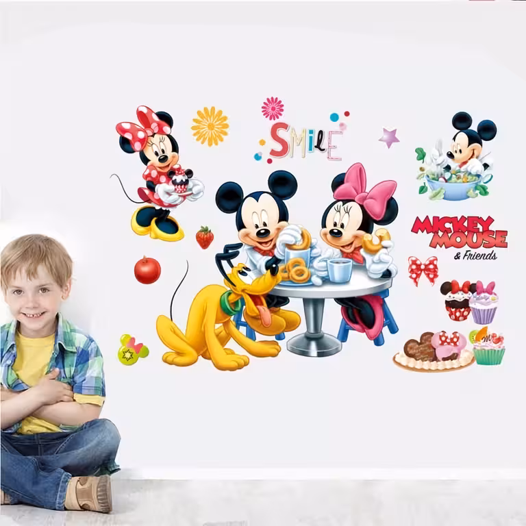 Mickey Mouse väggdekal – självhäftande dekor för barn- eller babyrum