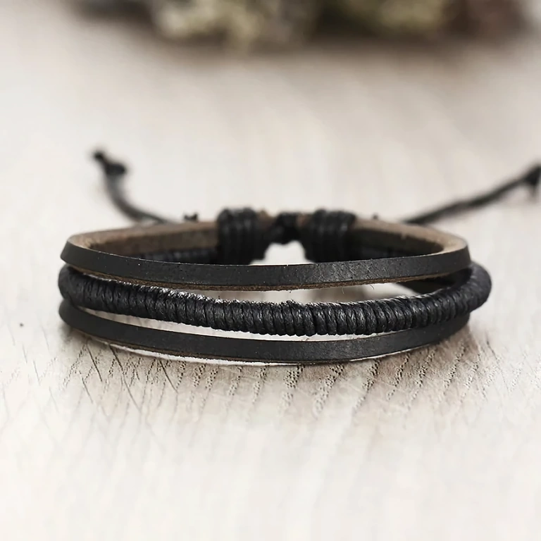 Armband med metalldekoration – casual stil för herrkläder