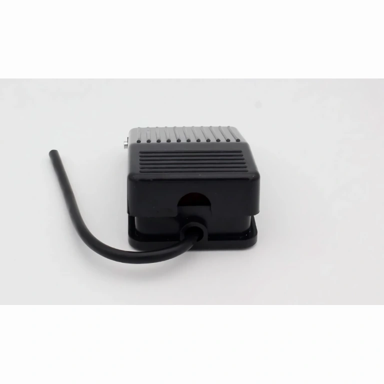 Pedalbrytare för start/stopp av elverktyg