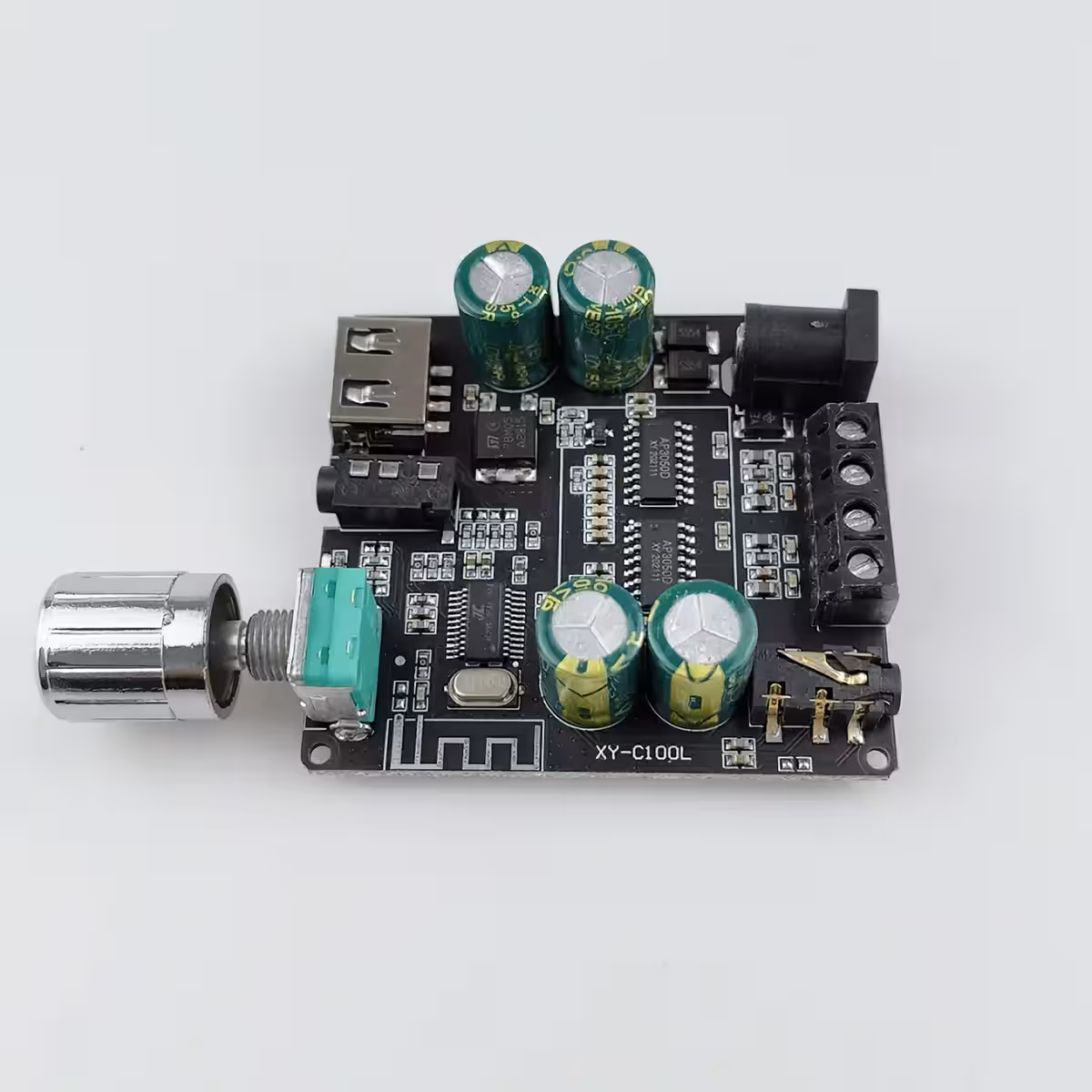 Digital Klass D stereo förstärkare med hög effekt