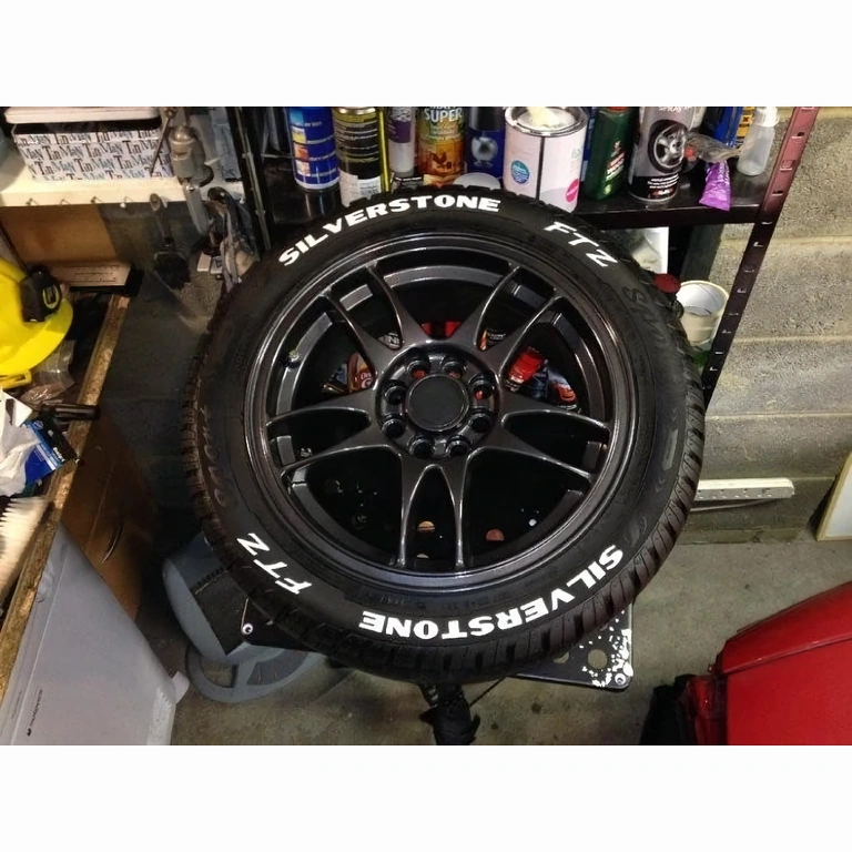 Hållbar vit markeringspenna för däckets sida