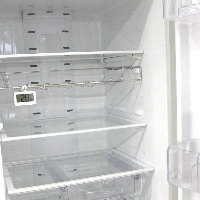 Elektronisk termometer tål fukt i badrum eller kök