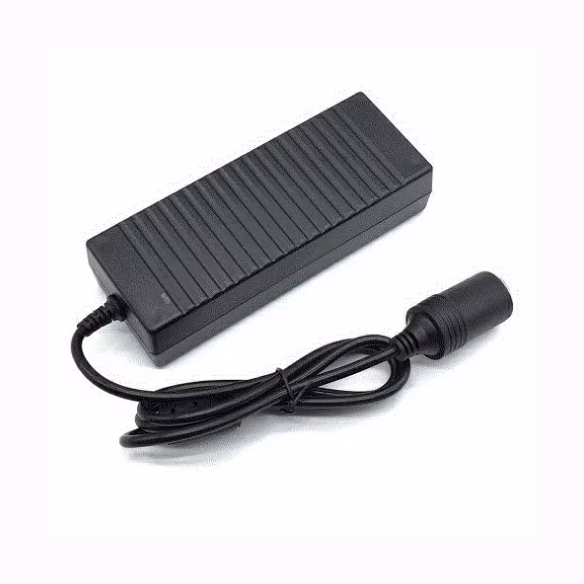 Omvandlare från 220V till 12V med billighterkontakt för bilutrustning