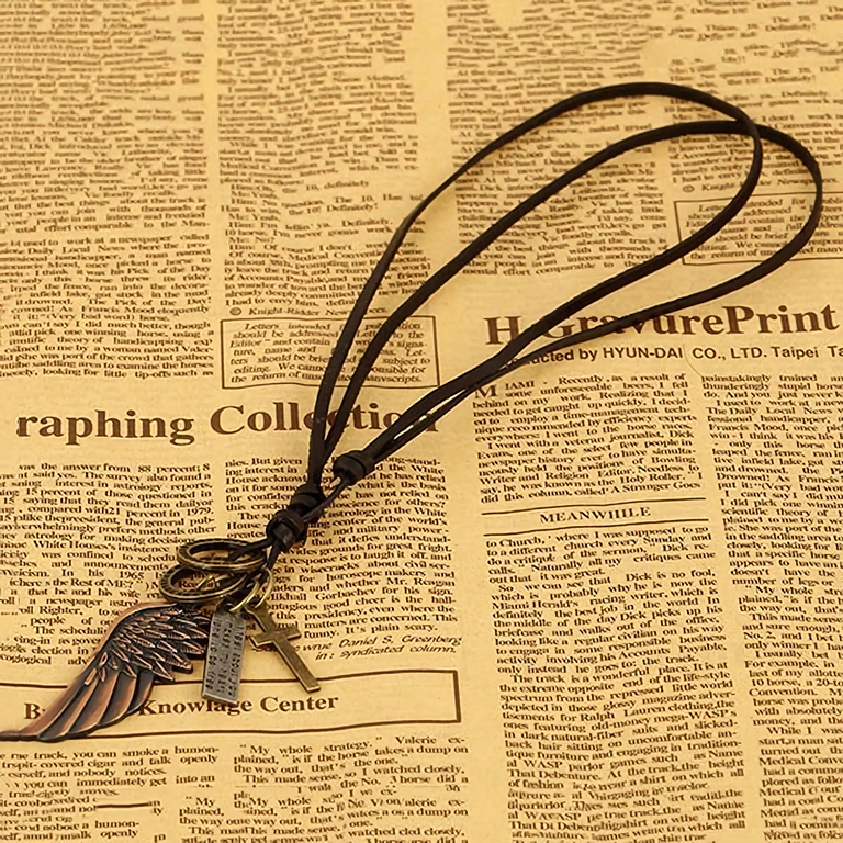 Korshalsband på svart läderkedja för män