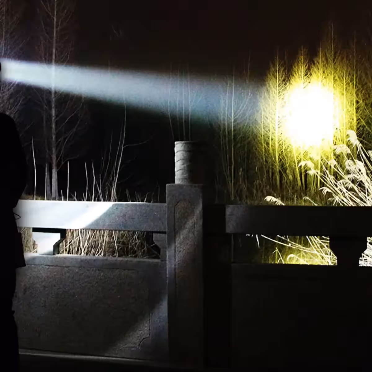 LED-pannlampa för utomhusbruk, vattentålig med batteri