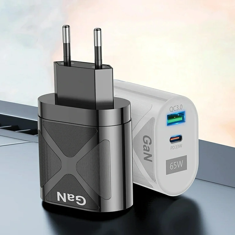 GaN-laddare med Power Delivery och Quick Charge 3.0 – framsida