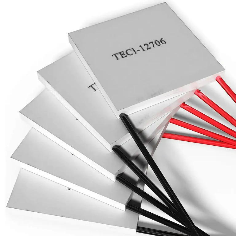 Peltier kyl- och värmemodul Termoelektrisk modul med Peltier-celler för kylning och uppvärmning