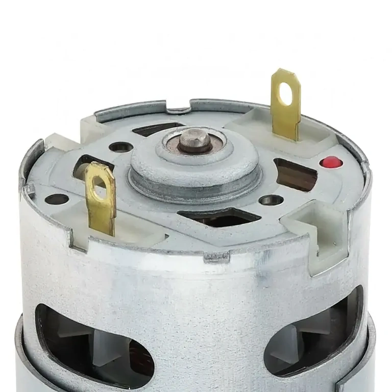 Topvy av DC-motor RS-550 med monterat kugghjul