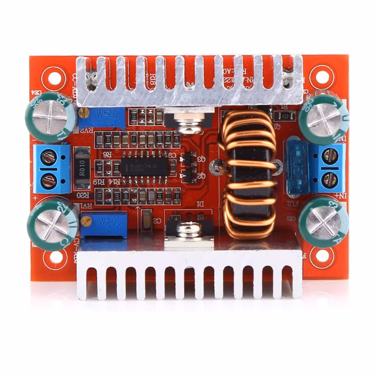 Framvy av Step-up Boost DC 400W-modul med synliga portar och anslutningar