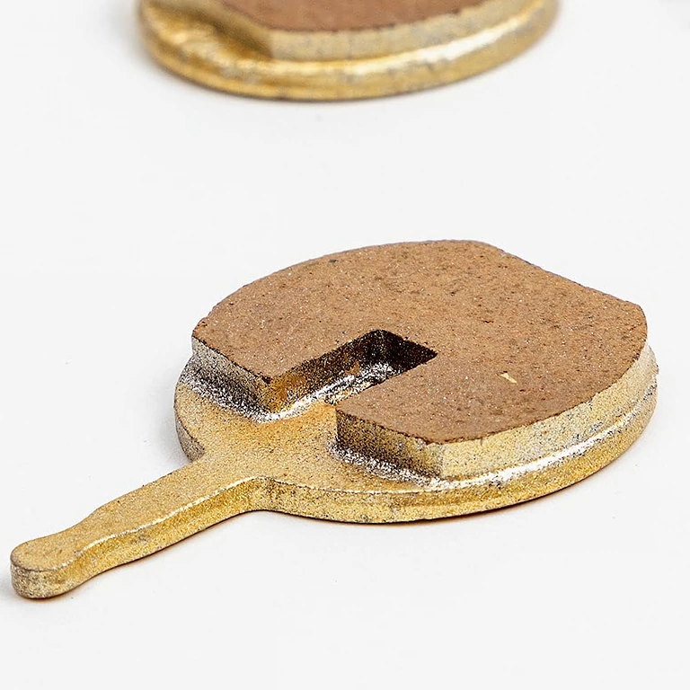 Kopparbromsbelägg med hög slitstyrka och prestanda