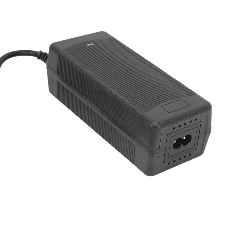 52V–58,8V 2A-laddare med 8 mm coax-kontakt för elscooter och e-bike