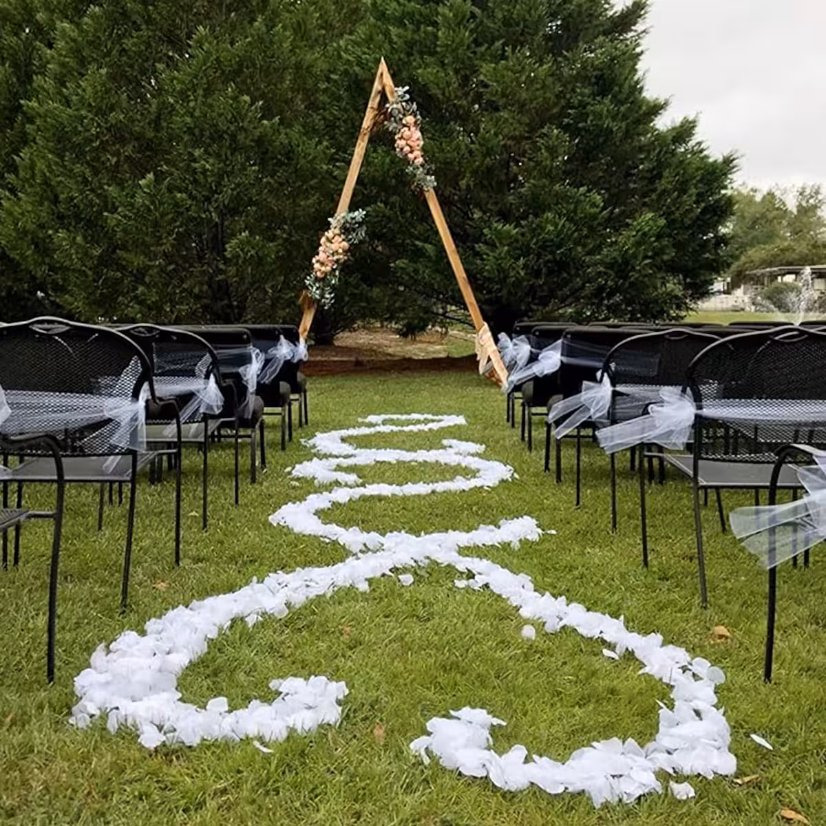 Set med 500 vita konstgjorda blad för bröllop och evenemang