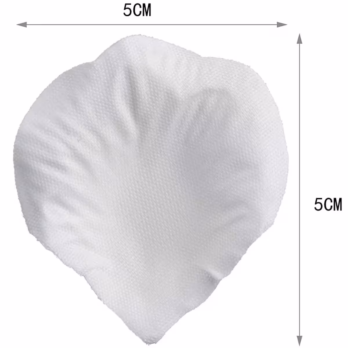 Närbild på vita konstgjorda blad i tyg