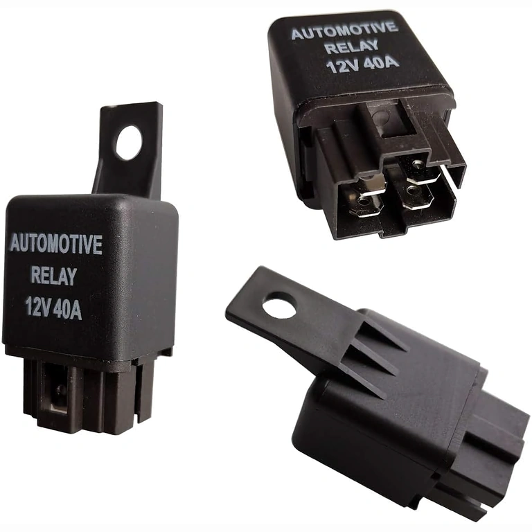 Detalj av stift på 12V 4-pol 40A-rele för säker anslutning